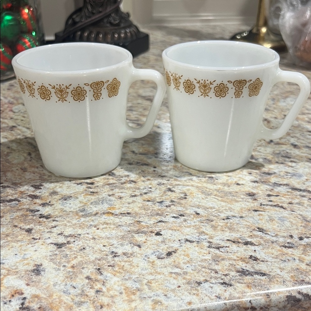 Vintage 2 Pyrex Butterfly Gold coffee mugs Like new